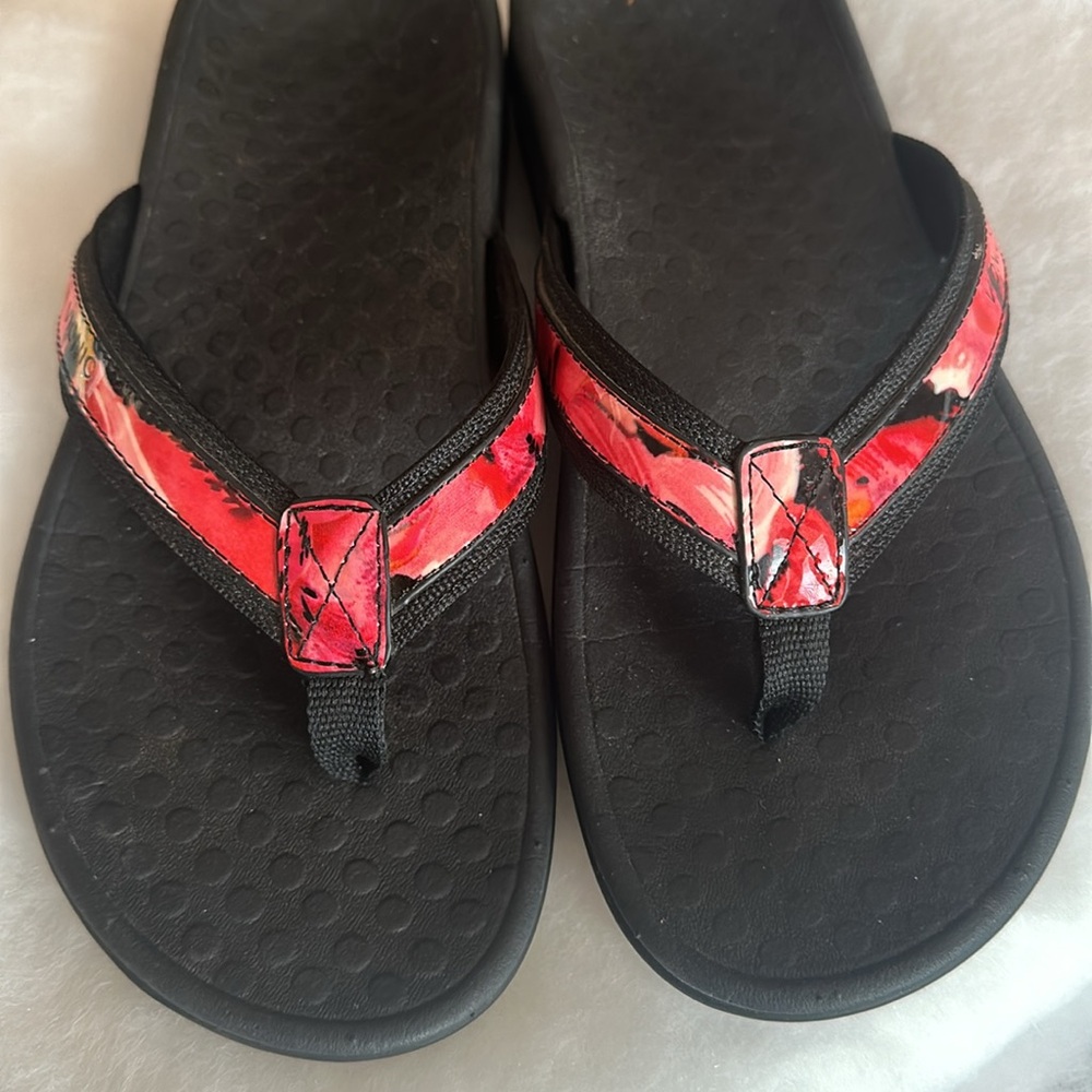 Vionic Flip Flops - Picture 8 of 10